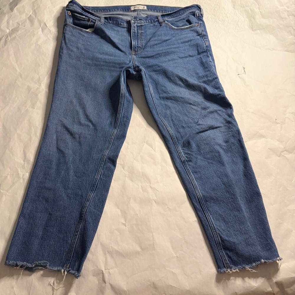Abercrombie Fitch 90s Straight Mid Rise Jeans Medium‎ Wash Raw Hem Women 34/18
